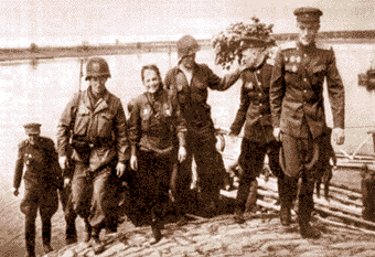 «Встреча на Эльбе». Фото А.Устинова.