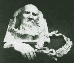 Посмертная маска Л.Н. Толстого.