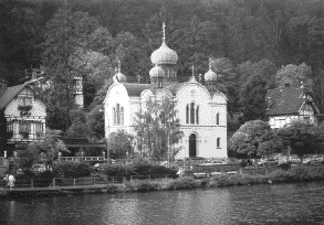 Церковь св. царицы-мученицы Александры в Бад-Эмсе. Сооружена в 1876 году на пожертвования императора Александра II и россиян, приезжавших лечиться в Бад-Эмс.