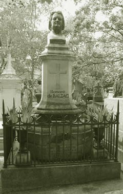 Могила Бальзака на парижском кладбище Пер-Лашез